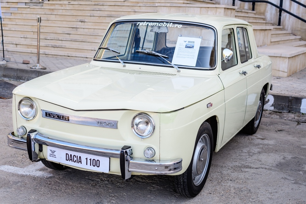 prima masina Dacia