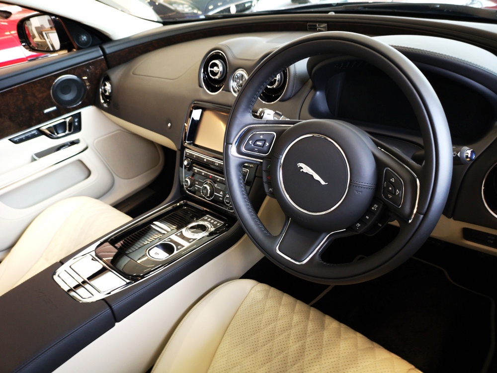 jaguar volan dreapta