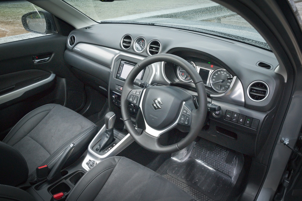 suzuki volan dreapta