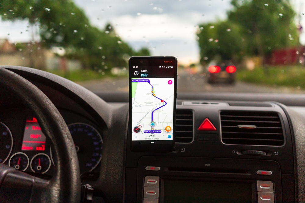 telefon cu waze