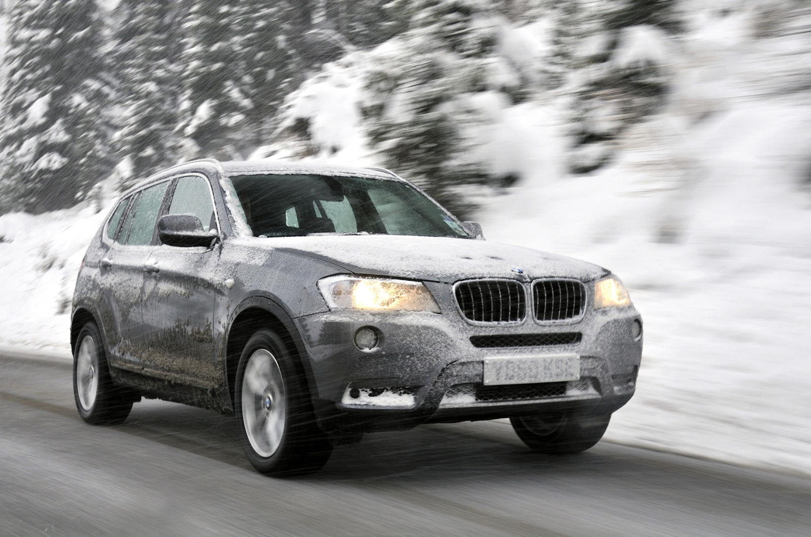 BMW X3 iarna viscol