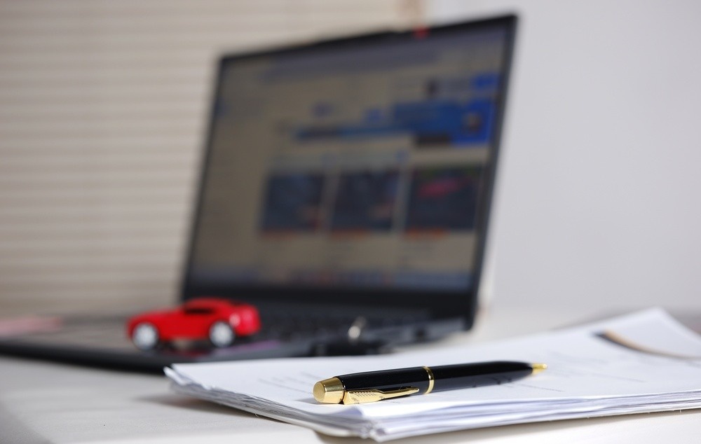 concept vanzarea unei masini pe o platforma online