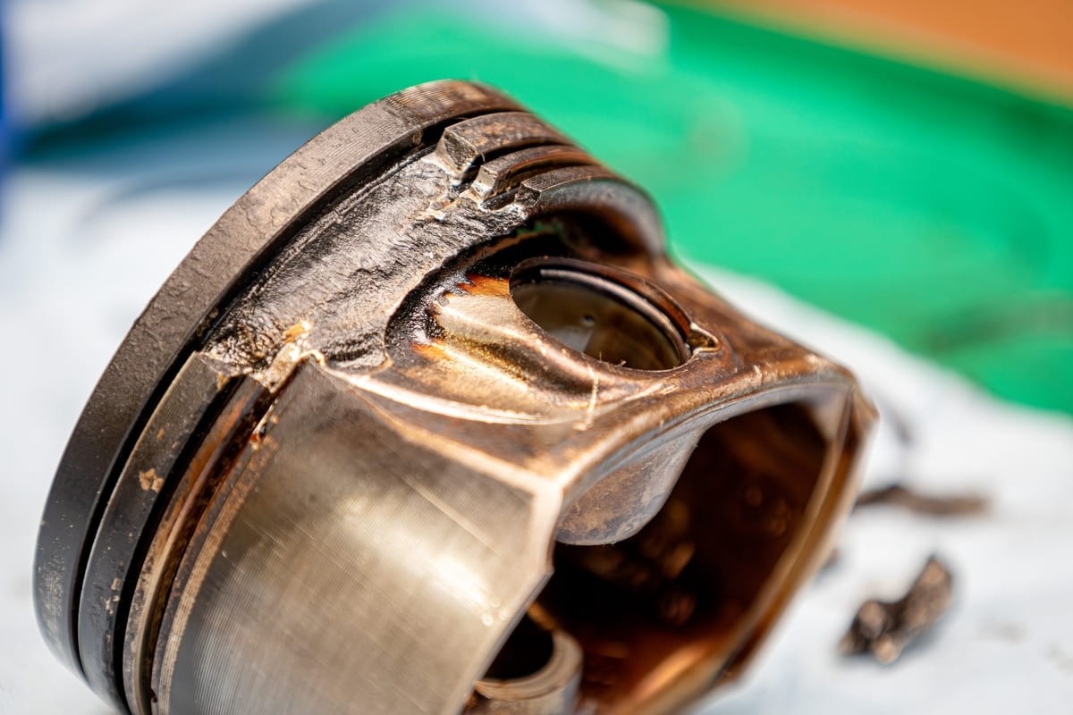 piston diesel defect