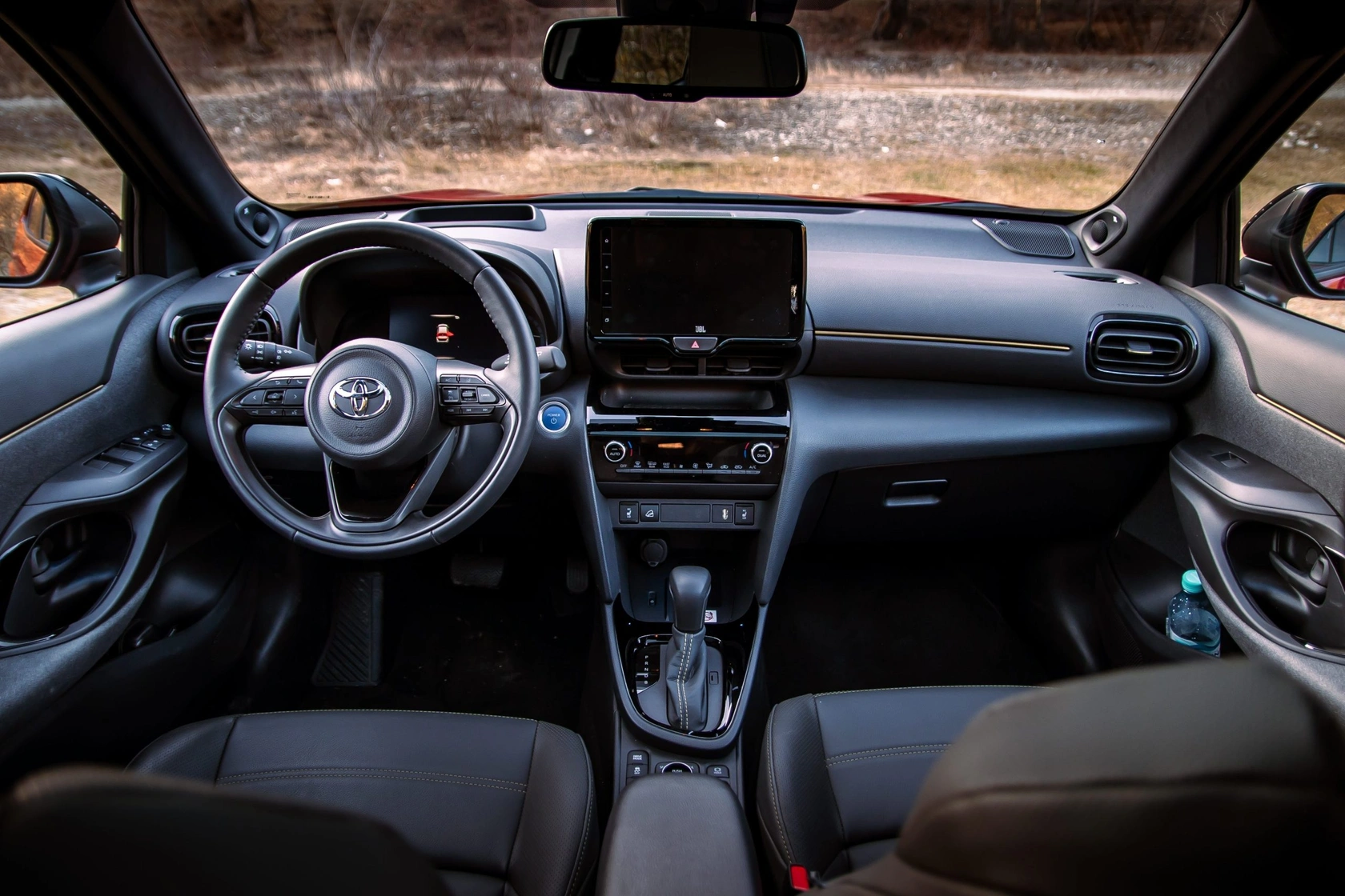 toyota yaris interior
