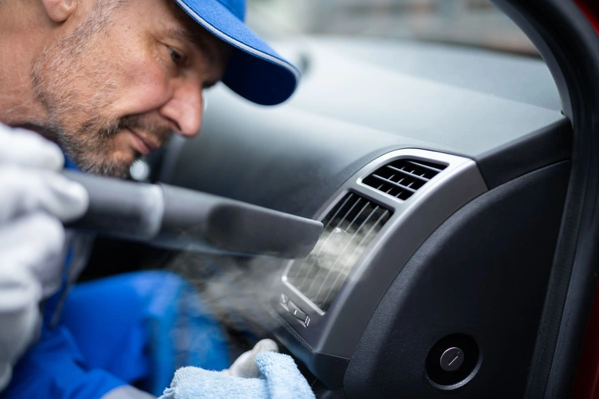 curatare profesionista sistem climatizare auto