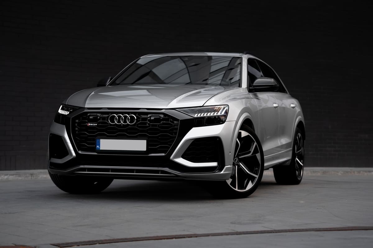 audi q8 gri