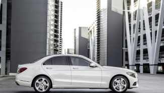 Noile Mercedes GLA şi Clasa C sunt disponibile în showroom-uri din 15 martie