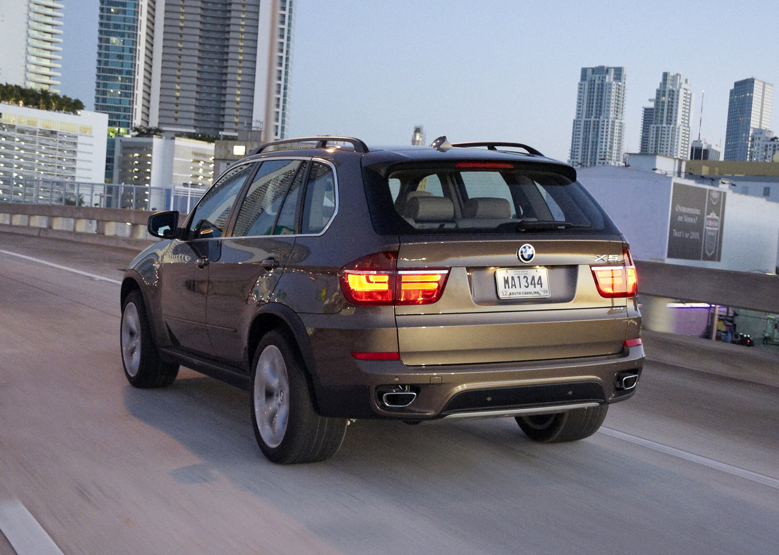 Bmw x5 3 0i минусы