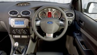 Proiect de lege: condiții noi pentru utilizarea automobilelor cu volan pe dreapta