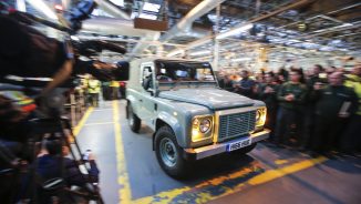 Land Rover Defender a ieșit din producție după o carieră de aproape 70 de ani