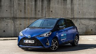 Test Autovit.ro: Toyota Yaris Hybrid 1.5 VVT-i HSD Bi-Tone