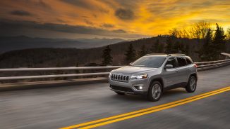 Jeep Cherokee facelift: blocuri optice modificate și motorizări mai eficiente
