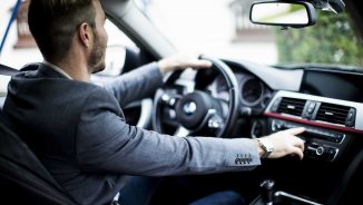 Studiu: șoferii nu sunt atenți la drum pe 7% din durata călătorie