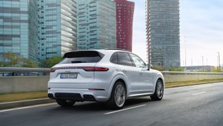 Noul Porsche Cayenne este acum disponibil și în variantă plug-in hybrid