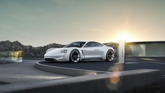 Primul automobil electric din gama Porsche va purta numele Taycan