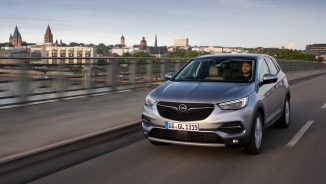 Opel Grandland X primește un noul motor pe benzină de 1.6 litri și 180 cai putere