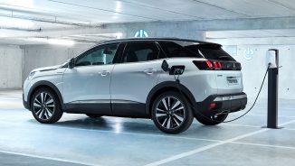 Peugeot lansează două versiuni plug-in hybrid pentru 3008 și 508