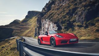 Porsche introduce versiuni noi pentru modelele gamei 718: Cayman T și Boxster T