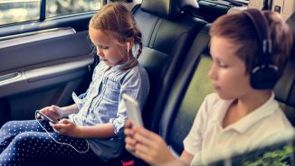 Temperaturi toride – nu lăsați copiii în mașină fără aer condiționat