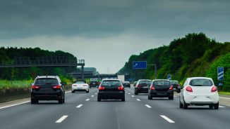 Sistemul Lane Assist: ce este și cum funcționează