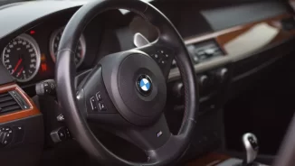 Un nou studiu arată că mașinile BMW din România sunt cele mai avariate: este și vehiculul tău avariat?